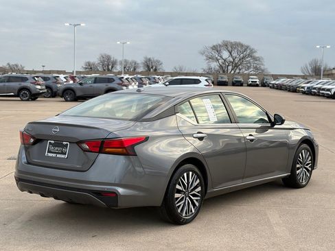 Certified 2025 Nissan Altima 2.5 SV image 6