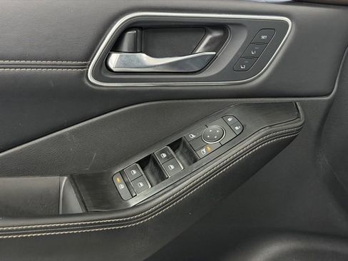 Used 2022 Nissan Rogue Platinum w/ Head-Up Display Package image 13