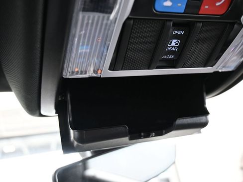 Used 2025 RAM 1500 Laramie image 33