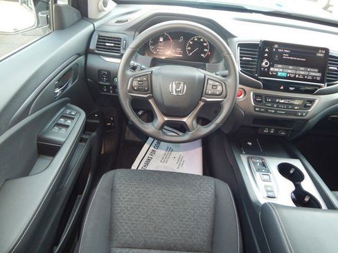 Used 2024 Honda Ridgeline Sport image 13