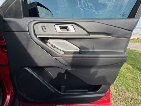 Used 2025 Ford Explorer ST w/ Sun And Sound Package image 17