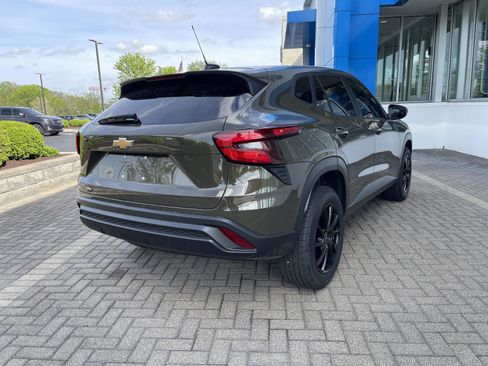 Used 2024 Chevrolet Trax LS w/ LS Convenience Package FWD image 5