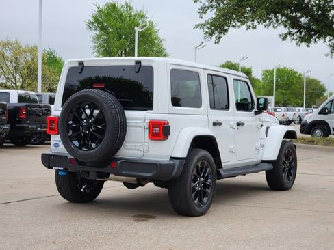 Certified 2023 Jeep Wrangler Unlimited Sahara w/ Cold Weather Group image 7