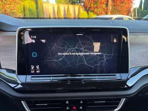 Used 2025 Volkswagen Atlas SE image 20