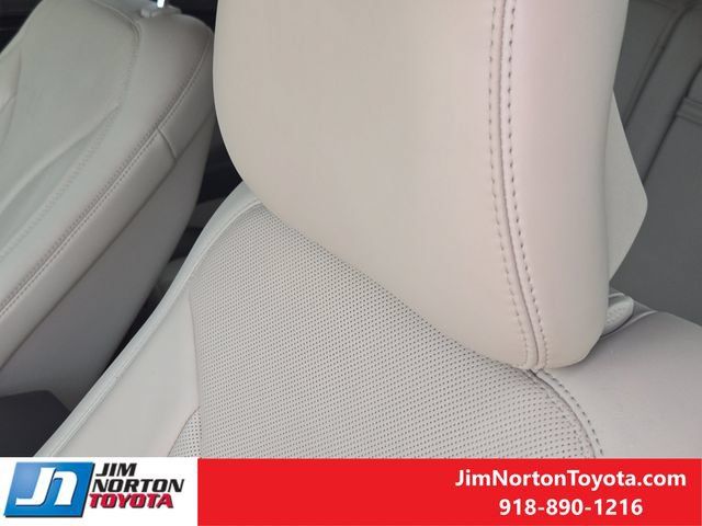 Used 2019 Lincoln Nautilus Reserve FWD image 17
