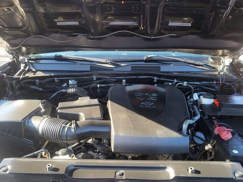 Used 2020 Toyota Tacoma TRD Sport AWD/4WD image 42