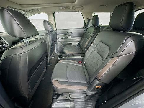 New 2025 Nissan Pathfinder Platinum image 33