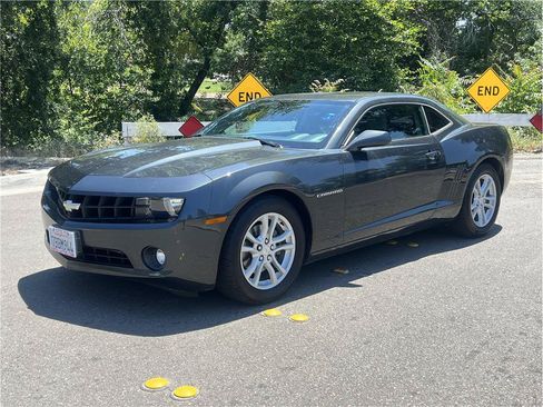 Used 2013 Chevrolet Camaro LT RWD image 3