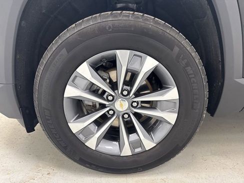 Used 2025 Chevrolet Equinox LT w/ Convenience Package II image 36