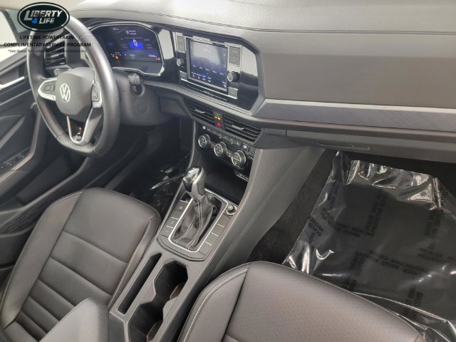 Used 2024 Volkswagen Jetta SE FWD image 21