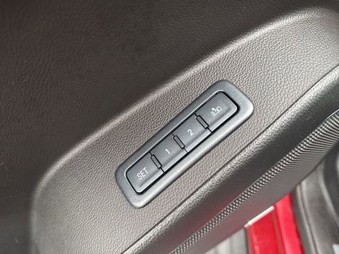 Used 2015 Chevrolet Suburban LTZ image 34