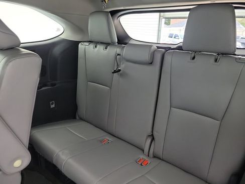 Used 2023 Toyota Highlander XLE FWD image 15