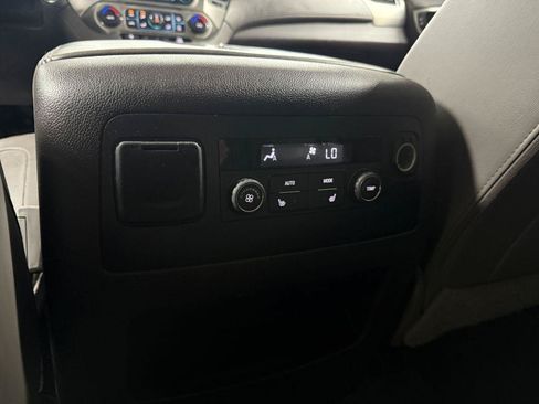Used 2020 GMC Yukon XL Denali AWD/4WD image 36