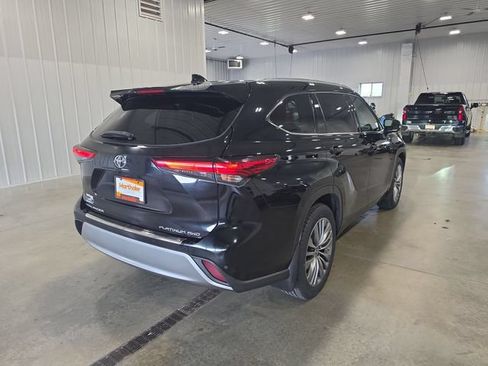 Used 2020 Toyota Highlander Platinum AWD/4WD image 8