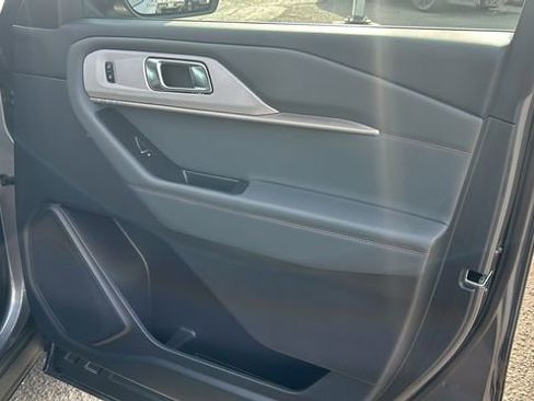 Certified 2025 Ford Explorer Active w/ Active Comfort Package image 11