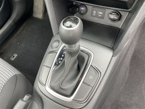 Used 2019 Hyundai Kona SE image 23