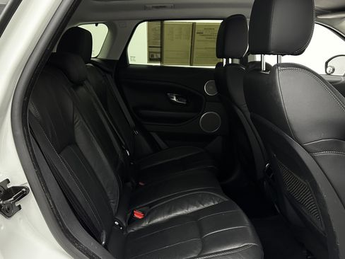 Used 2017 Land Rover Range Rover Evoque SE Premium image 34