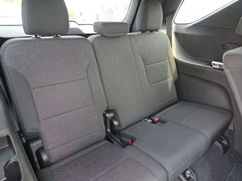 Used 2025 Chevrolet Traverse LT AWD/4WD image 17