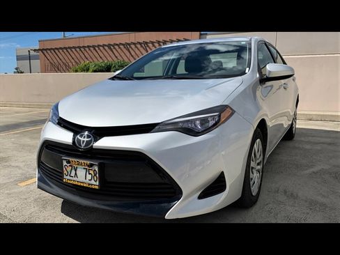 Used 2017 Toyota Corolla LE image 1
