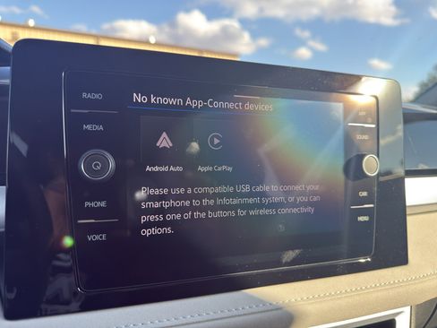 New 2026 Volkswagen Taos SE FWD image 18