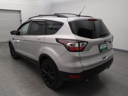Used 2017 Ford Escape SE w/ SE Sport Appearance Package image 5