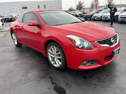 Used 2010 Nissan Altima 3.5 SR w/ Leather Pkg image 5