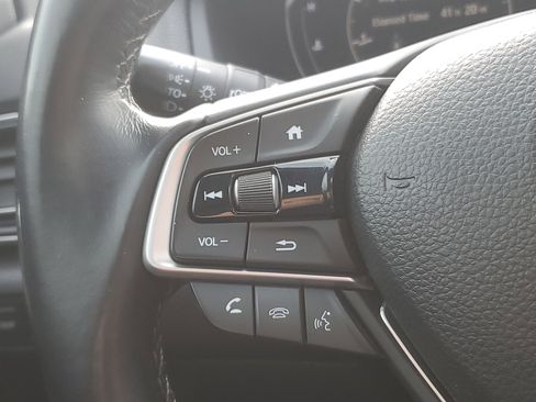 Used 2018 Honda Accord Sport image 13