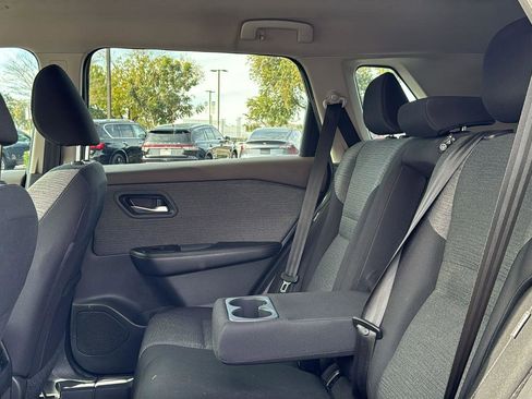 Used 2023 Nissan Rogue SV image 23