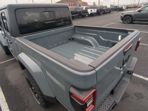 New 2026 Jeep Gladiator Sport AWD/4WD image 25