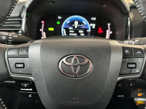 Certified 2025 Toyota Camry SE image 24