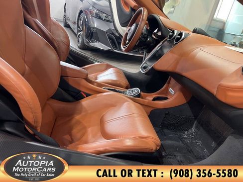 Used 2017 McLaren 570S RWD image 11