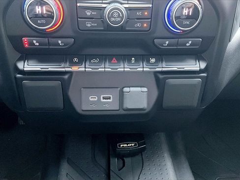 Used 2021 Chevrolet Silverado 1500 LT w/ Bed Protection Package image 33