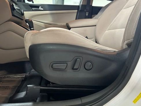 Used 2017 Hyundai Tucson SE image 16