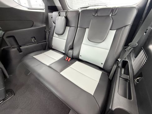 Used 2022 Ford Explorer XLT w/ Equipment Group 202A image 21