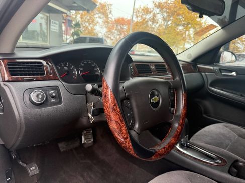 Used 2016 Chevrolet Impala LT image 17