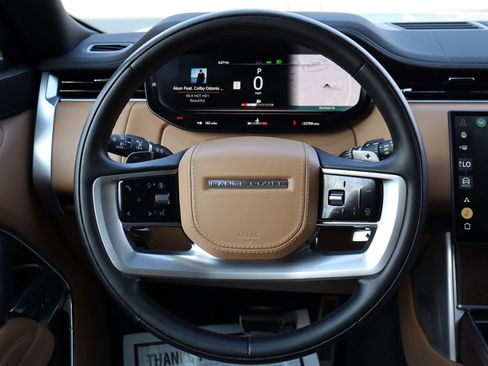 Used 2025 Land Rover Range Rover Long Wheelbase SE AWD/4WD image 25
