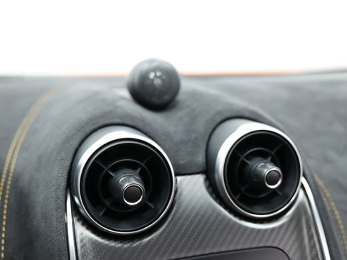Used 2019 McLaren 570S Spider RWD image 37