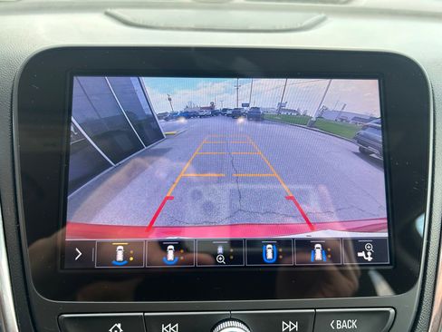 Used 2020 Chevrolet Equinox Premier image 20