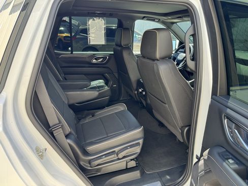 Used 2023 GMC Yukon SLT AWD/4WD image 31