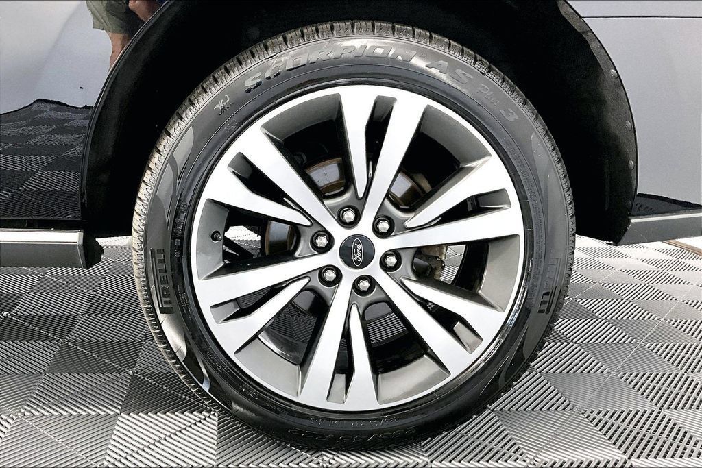Used 2021 Ford Expedition Limited AWD/4WD image 8