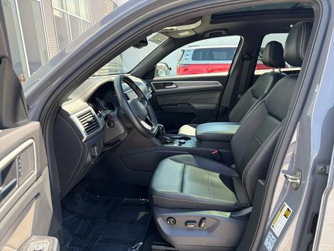 Certified 2021 Volkswagen Atlas Cross Sport SE AWD/4WD image 11