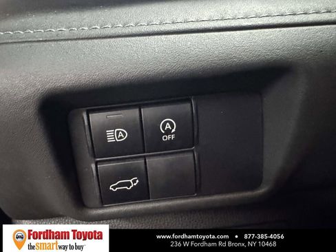 Certified 2025 Toyota Highlander XLE image 20