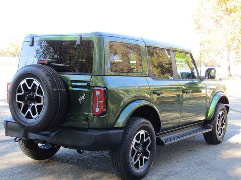 New 2025 Ford Bronco Outer Banks image 4