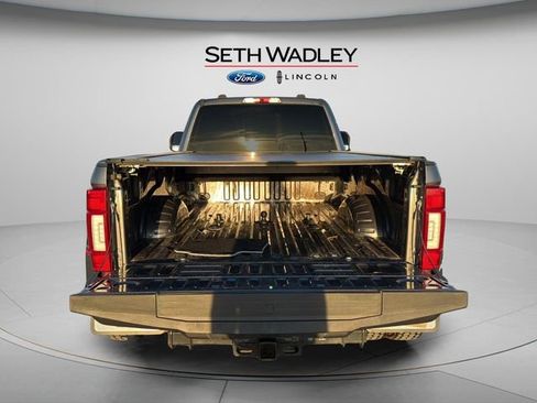 Certified 2022 Ford F450 Limited w/ FX4 Off-Road Package image 15