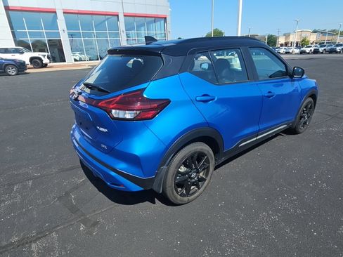 Used 2023 Nissan Kicks SR FWD image 3