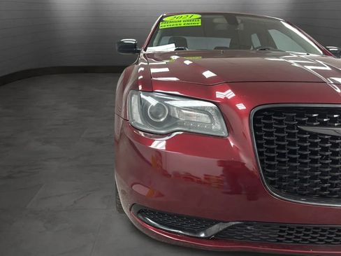 Used 2021 Chrysler 300 Touring w/ Sport Appearance Package RWD image 30