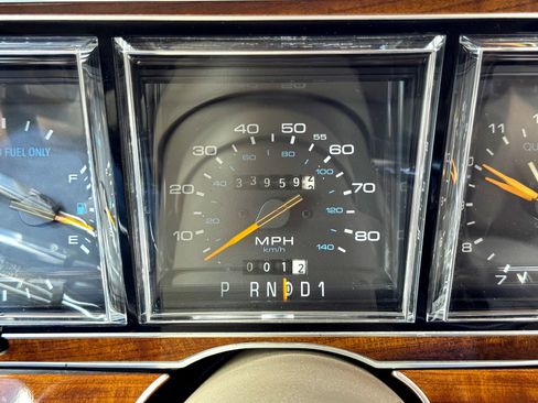 Used 1989 Lincoln Town Car Signature image 37