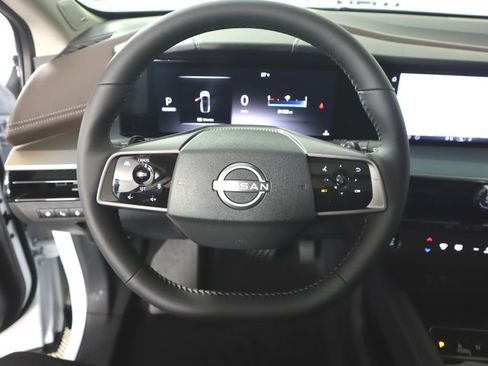 Certified 2025 Nissan Murano Platinum w/ Cargo Package image 10