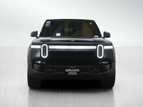 Used 2025 Rivian R1S Premium image 8