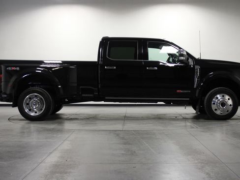 Used 2024 Ford F450 Platinum image 3